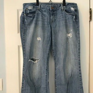 Favorite Boyfriend Distressed Jeans - Short